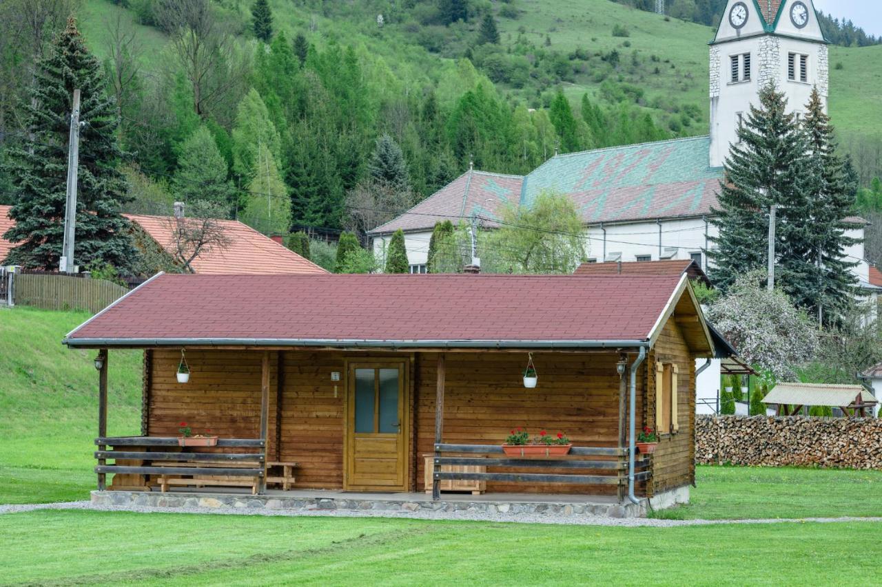 Biotour Camping & Restaurant Ghimeş-Făget Εξωτερικό φωτογραφία