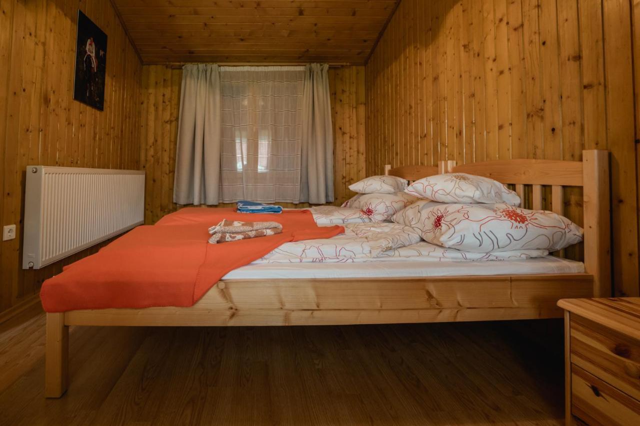 Biotour Camping & Restaurant Ghimeş-Făget Εξωτερικό φωτογραφία